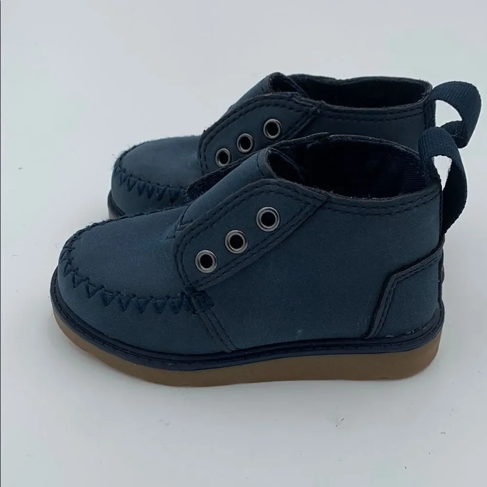 Toms Blue Moccasins with Suede Texture chukka boots size 6 toddler nwot